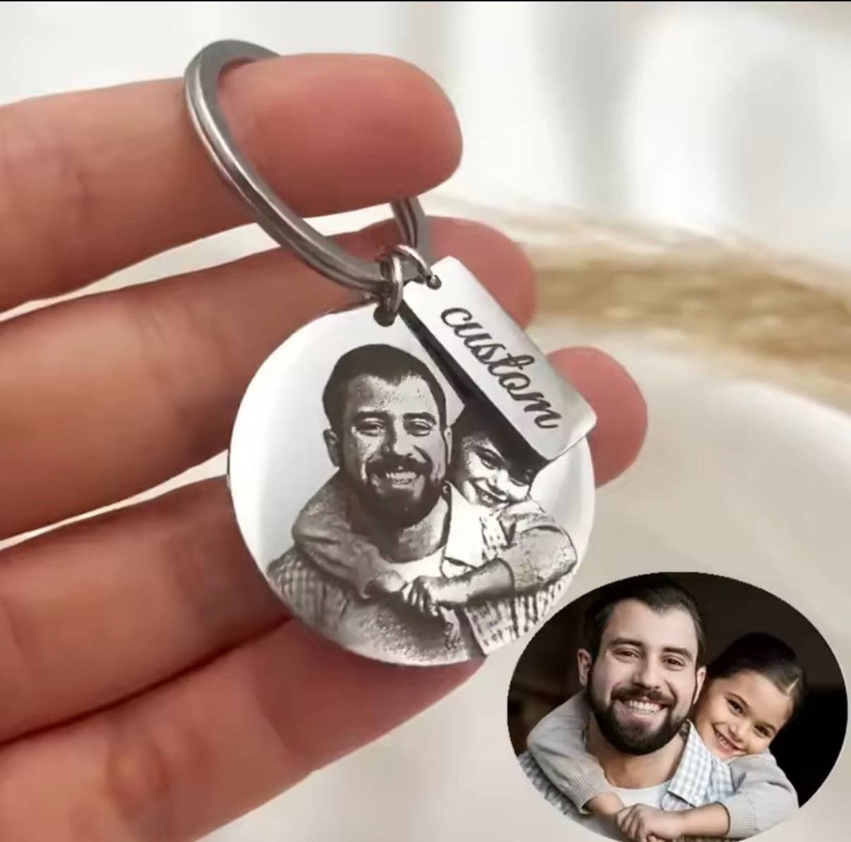Custom Photo Keychain Engraved Stainless Steel Portrait Key Custom Photo KeyRing Round-Shaped Personalized Keychain for Family